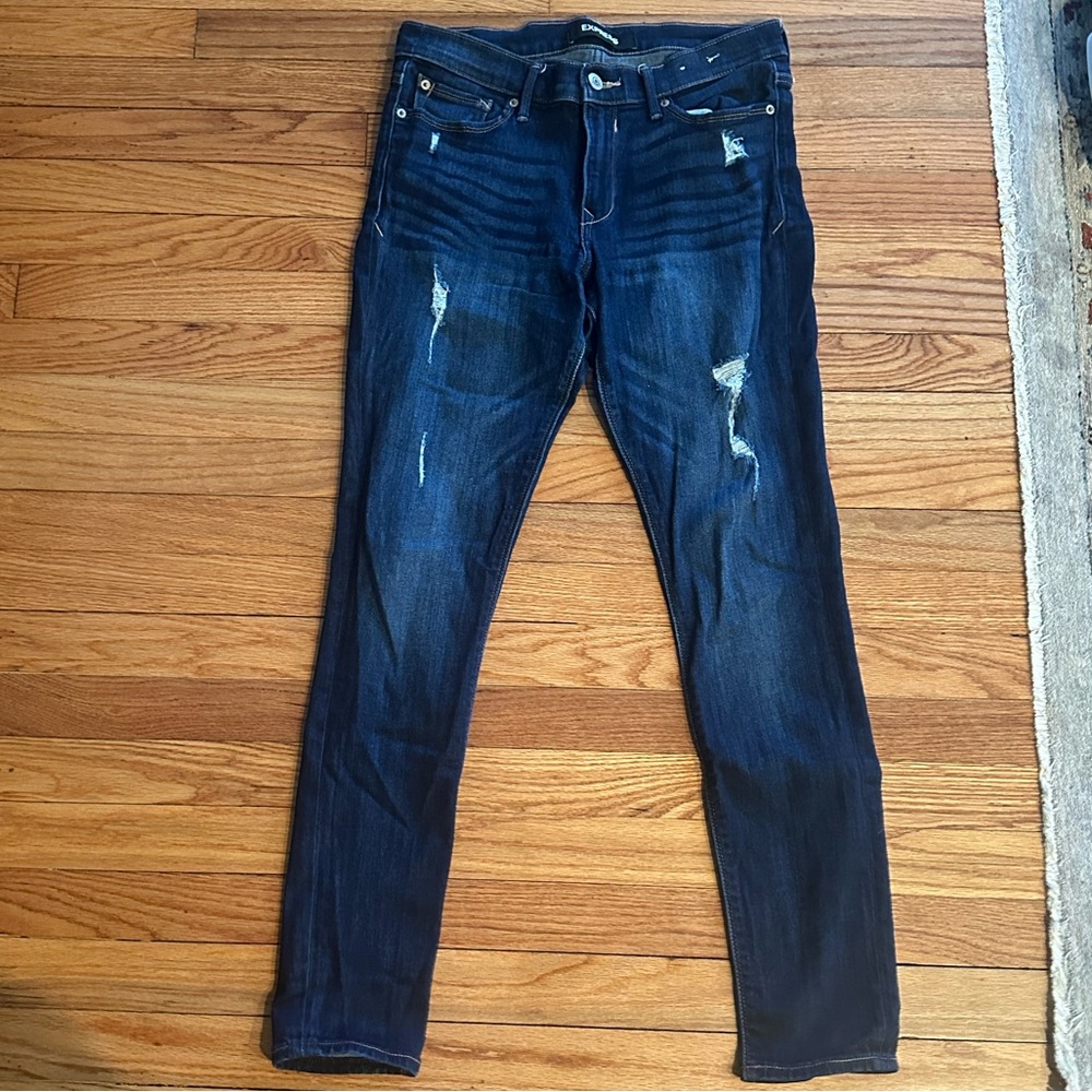 Distressed mid rise Jeans